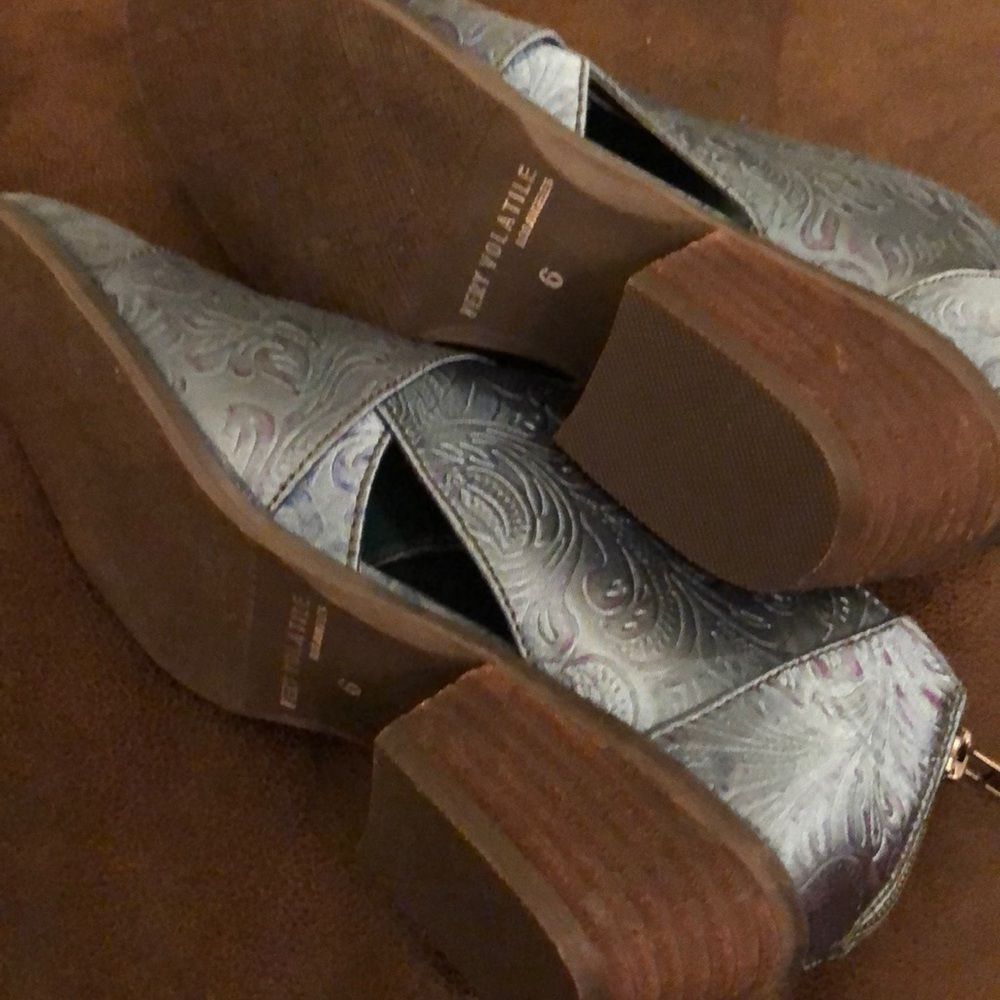 ModCloth Very Volatile Green Floral Booties - Picture 4 of 4